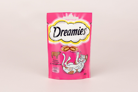 Лакомство для кошек «Dreamies» подушечки с говядиной, 30 г