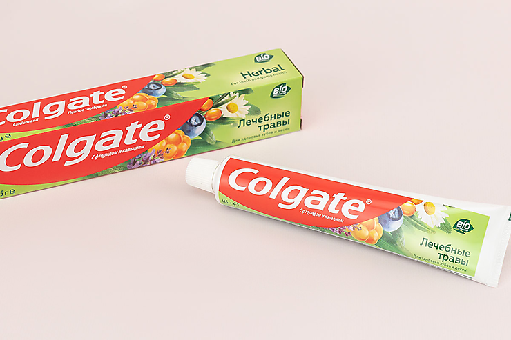 Зубная паста «Colgate» Отбеливающая Лечебные травы, 75 мл